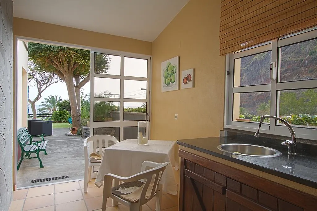 Sunset Sea Breeze Guest House Madalena do Mar